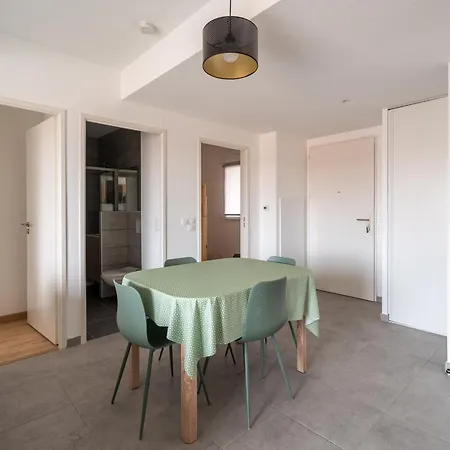 Apartment Moderne A 50m De L'ocean, Pour 4, Avec Parking A - Fr-1-50-154